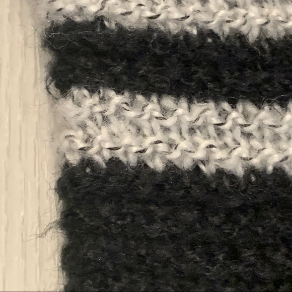 VOLCOM True To This Long Sweater Black and White - Picture 5 of 8